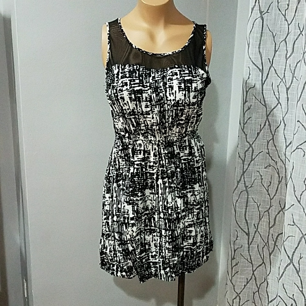 Forever 21 Dress black and white